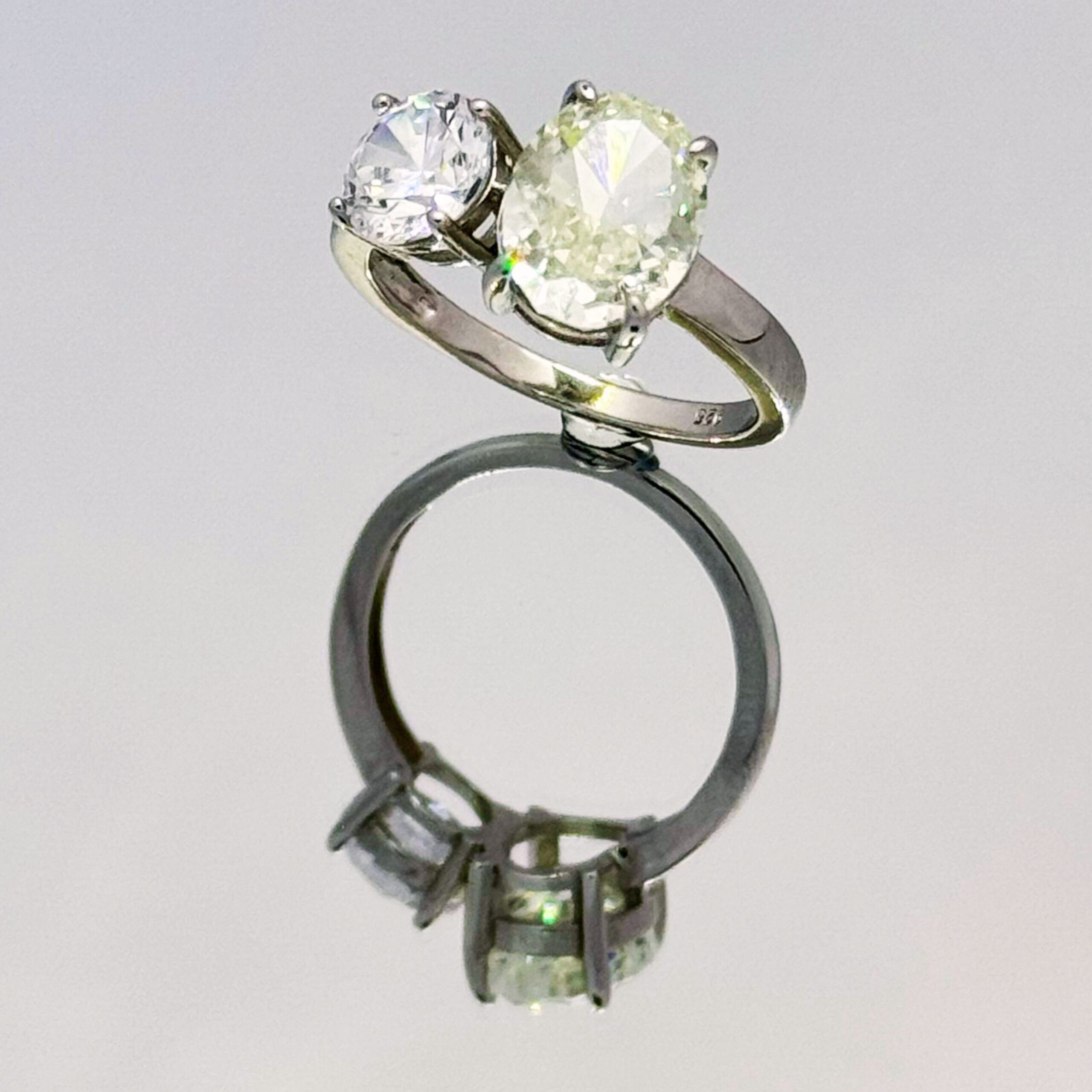 White Dual Harmony Setting Sterling Silver Ring Size N - Image 2